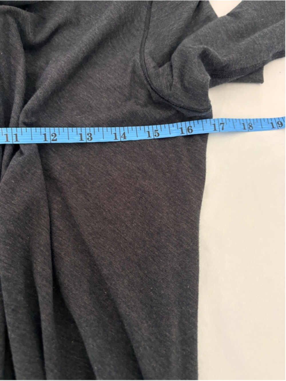Lululemon Radiant Long Sleeve Sz 4 Heathered Black EUC - Picture 9 of 10